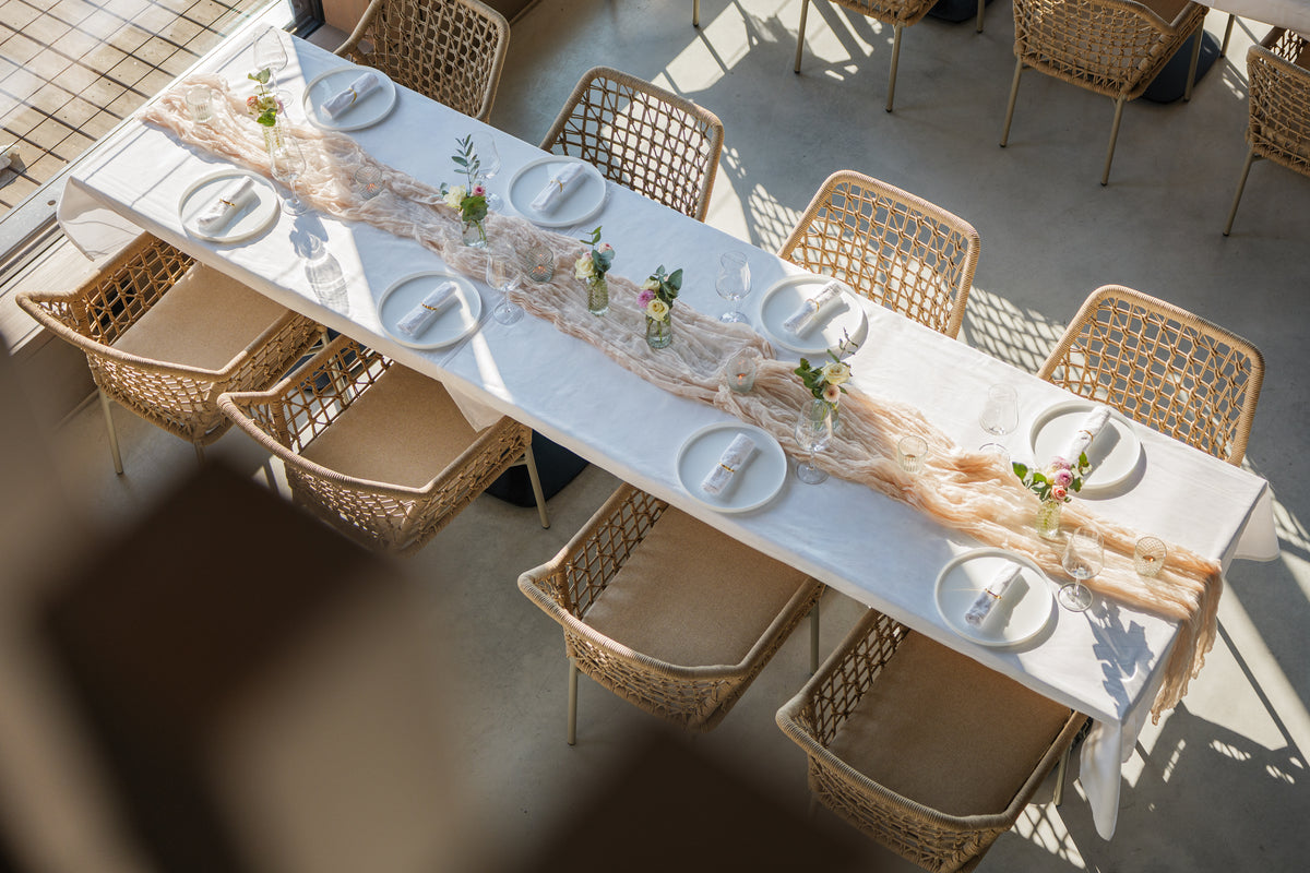 Clean elegance – moderne Tischdekoration für eure Hochzeit