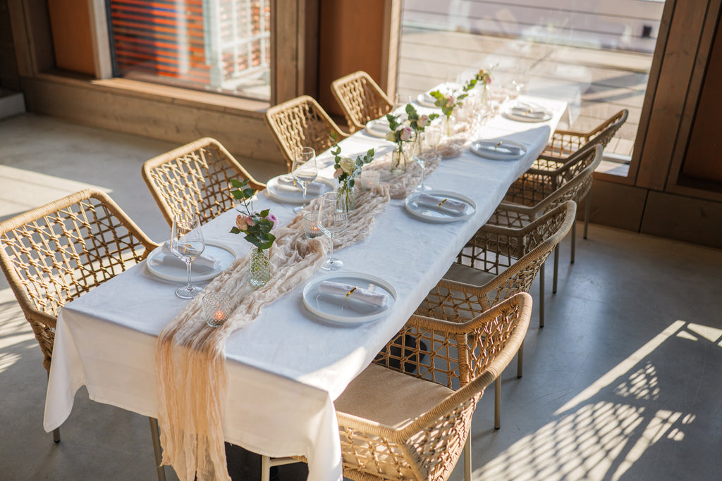 Clean elegance – moderne Tischdekoration für eure Hochzeit